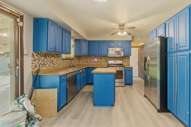 8091 N Pingree AVENUE, Milwaukee, WI 53224