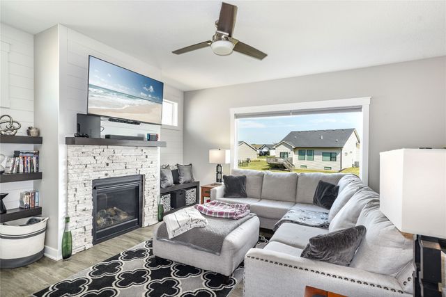 5004 NW 13th Street, Ankeny, IA 50023