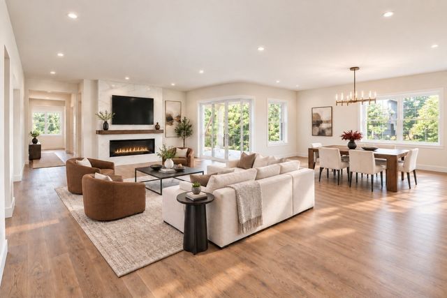 11 Charles St, North Reading, MA 01864