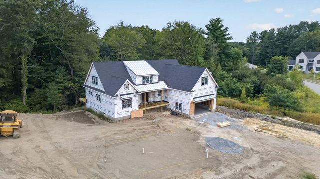 11 Charles St, North Reading, MA 01864