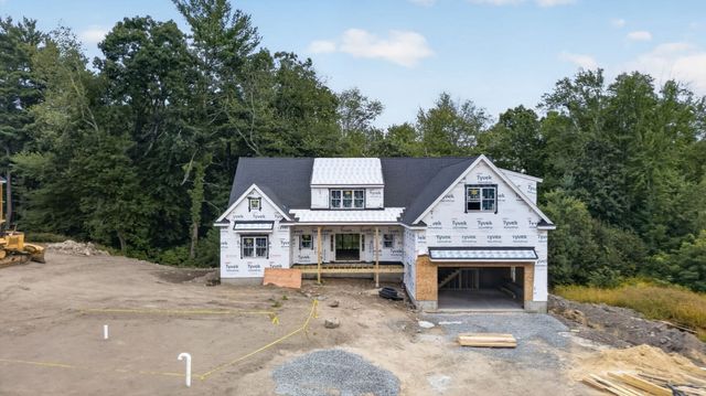 11 Charles St, North Reading, MA 01864