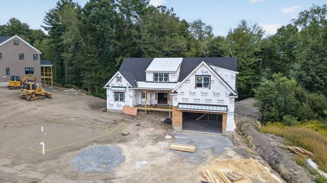 11 Charles St, North Reading, MA 01864