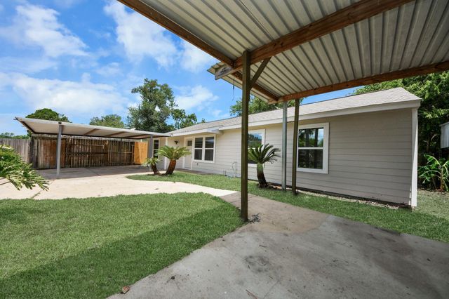 5111 Willow Glen Drive, Houston, TX 77033