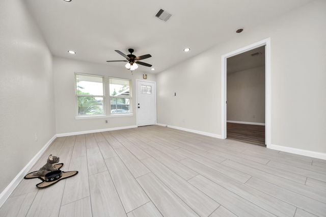 5111 Willow Glen Drive, Houston, TX 77033