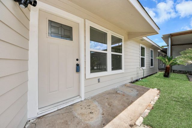 5111 Willow Glen Drive, Houston, TX 77033