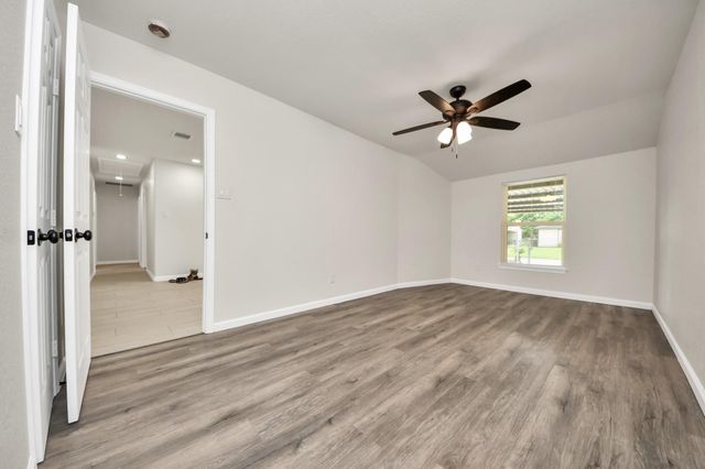 5111 Willow Glen Drive, Houston, TX 77033