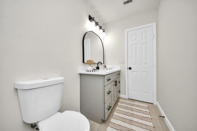 5111 Willow Glen Drive, Houston, TX 77033