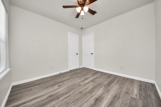 5111 Willow Glen Drive, Houston, TX 77033
