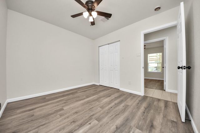 5111 Willow Glen Drive, Houston, TX 77033
