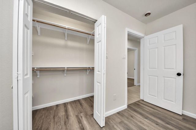 5111 Willow Glen Drive, Houston, TX 77033