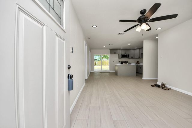 5111 Willow Glen Drive, Houston, TX 77033