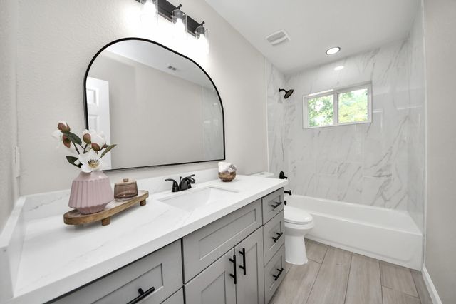 5111 Willow Glen Drive, Houston, TX 77033