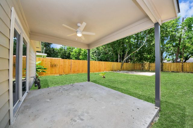 5111 Willow Glen Drive, Houston, TX 77033