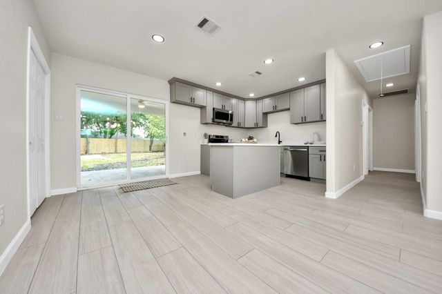 5111 Willow Glen Drive, Houston, TX 77033