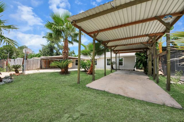5111 Willow Glen Drive, Houston, TX 77033