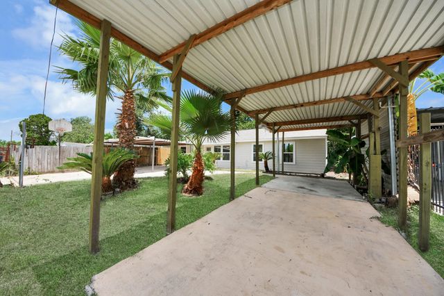 5111 Willow Glen Drive, Houston, TX 77033