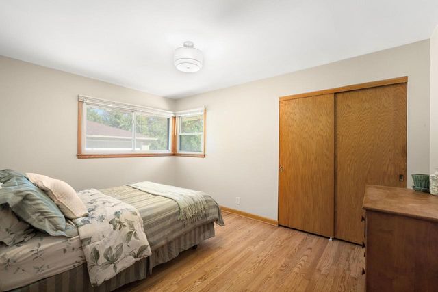 5444 N Dexter AVENUE, Glendale, WI 53209
