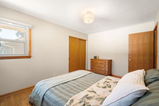 5444 N Dexter AVENUE, Glendale, WI 53209