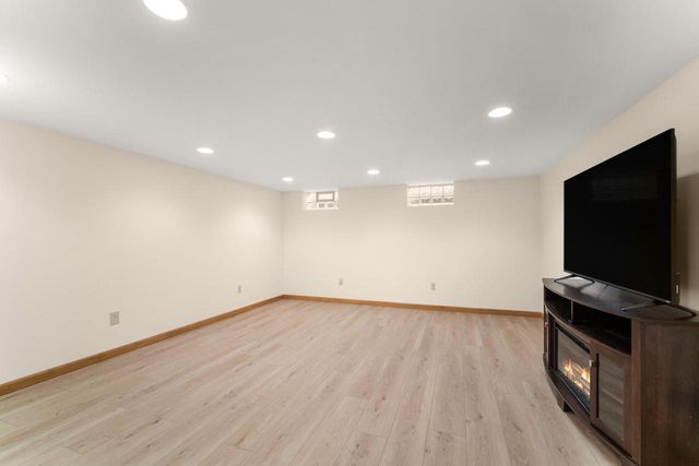 5444 N Dexter AVENUE, Glendale, WI 53209
