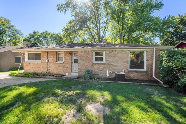 5444 N Dexter AVENUE, Glendale, WI 53209
