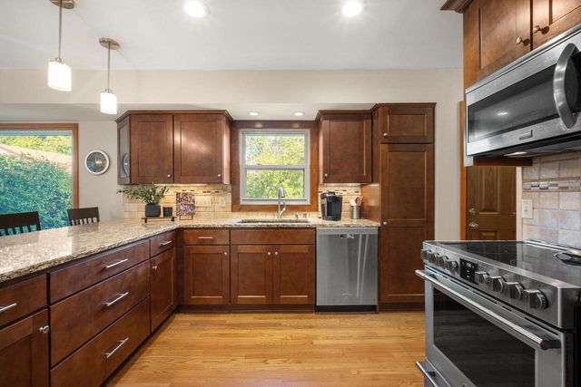 5444 N Dexter AVENUE, Glendale, WI 53209