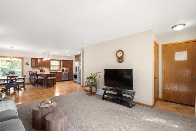 5444 N Dexter AVENUE, Glendale, WI 53209