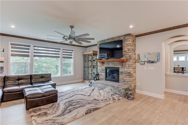 464 Michigan Circle, Hoschton, GA 30548
