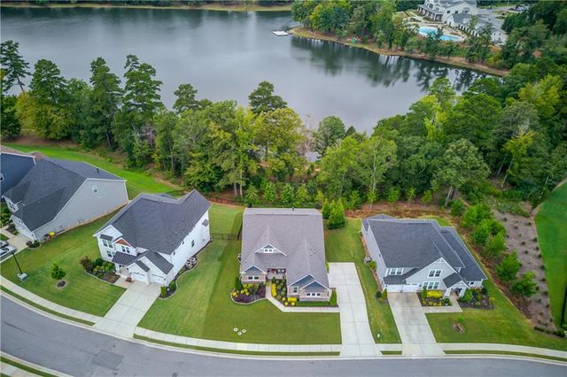 464 Michigan Circle, Hoschton, GA 30548