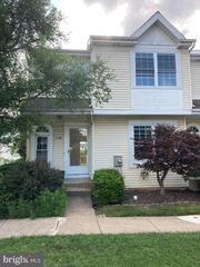 6100 ROLLING HILL DR, North Wales, PA 19454