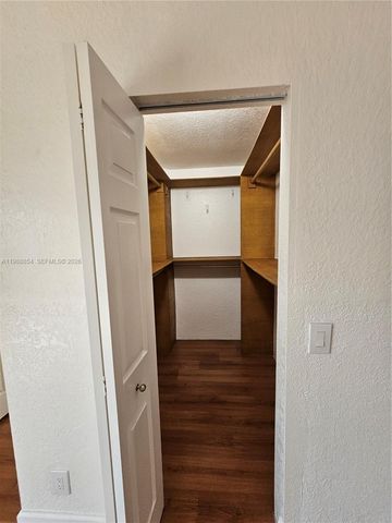 4279 Greenbriar Ln 1, Weston, FL 33331