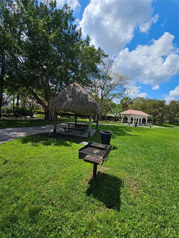 4279 Greenbriar Ln 1, Weston, FL 33331