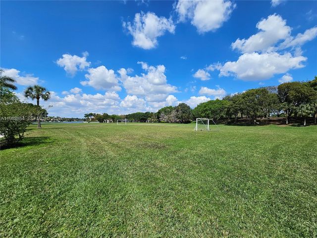 4279 Greenbriar Ln 1, Weston, FL 33331