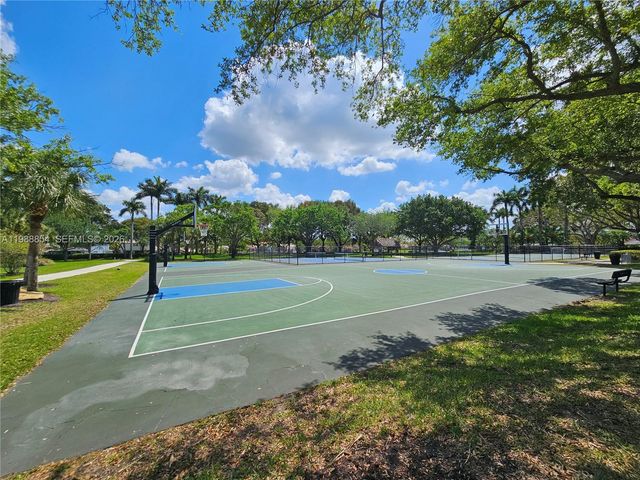 4279 Greenbriar Ln 1, Weston, FL 33331