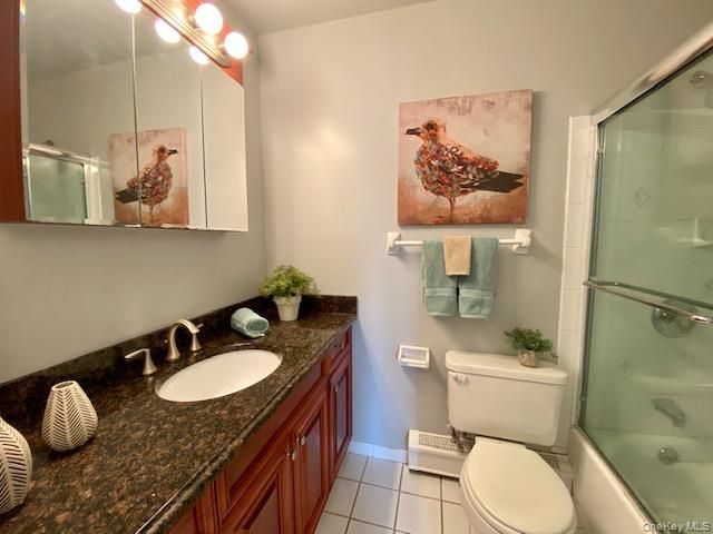 323 Brook Avenue 323-1A, Bay Shore, NY 11706