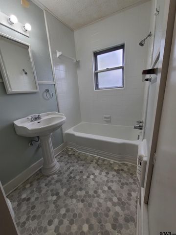 2930 Donnybrook, Tyler, TX 75701