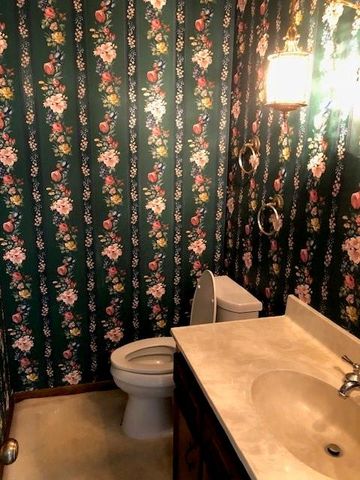 5622 Green Springs Drive, Houston, TX 77066