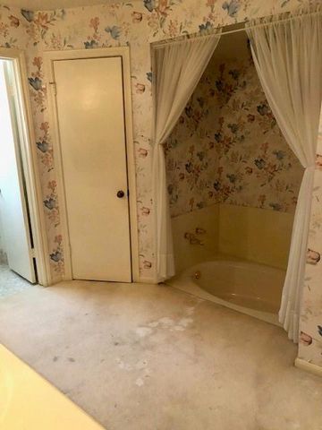 5622 Green Springs Drive, Houston, TX 77066