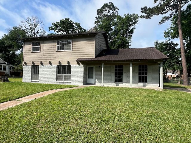 204 Pine Valley Street, Huntsville, TX 77320