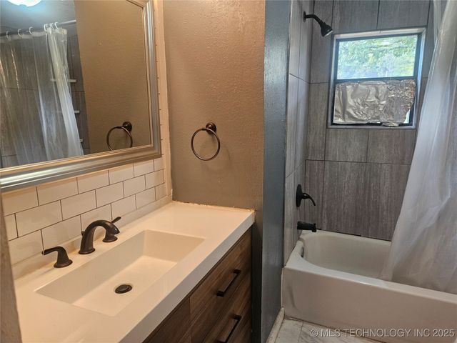 98138 S 4492 Road, Vian, OK 74962