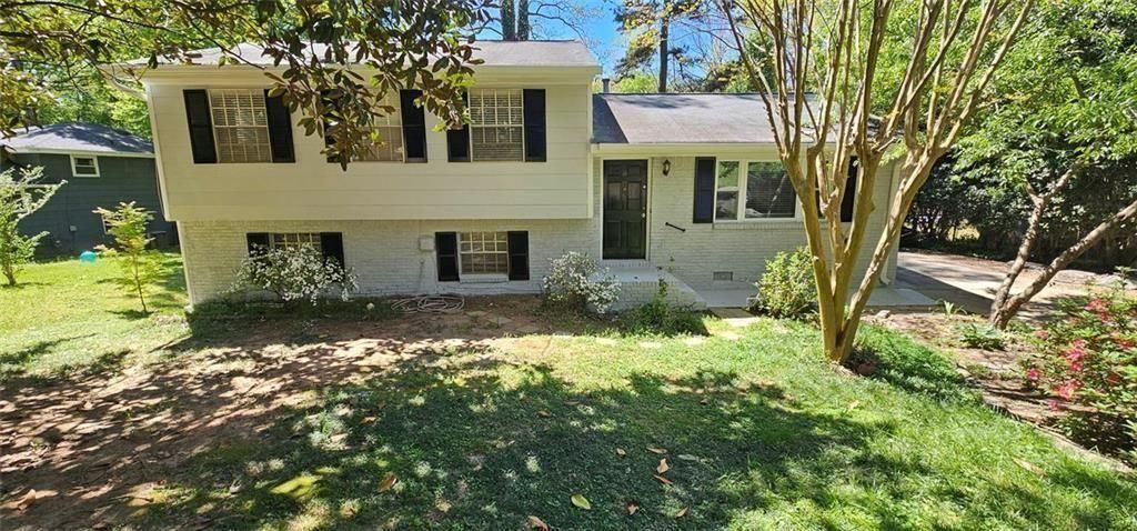 1096 Deleon Court, Clarkston, GA 30021