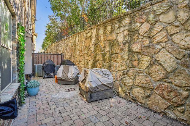 612 Rockingham Drive, Irving, TX 75063