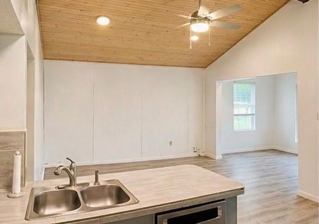 28624 Rantoul Court, Huntsville, TX 77320