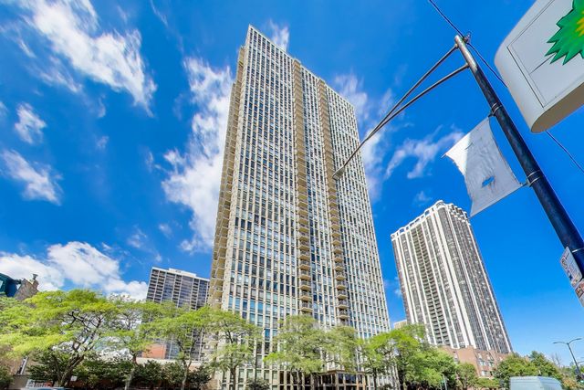1660 N La Salle Drive 3705, Chicago, IL 60614