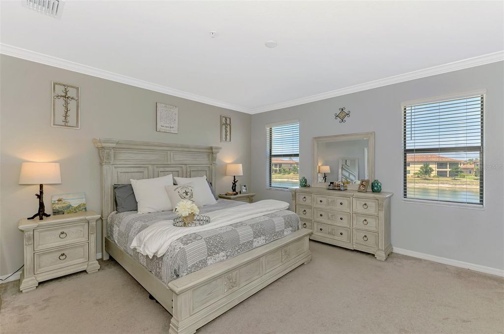 Image 19 of property listing at 20390 LAGENTE CIRCLE, Venice, FL 34293