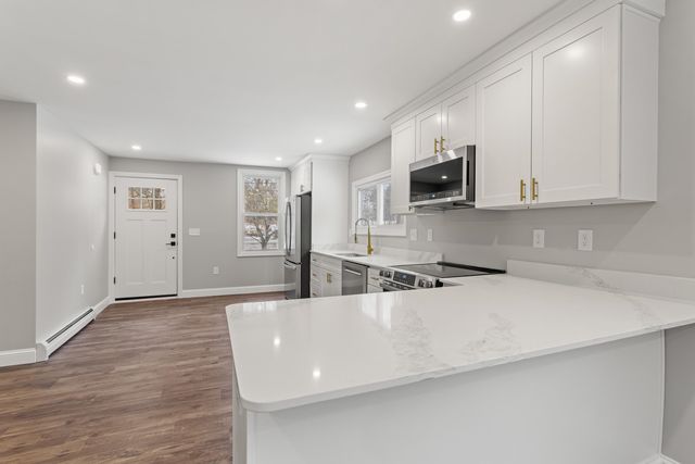 96 Bart Clough Road, Weare, NH 03281