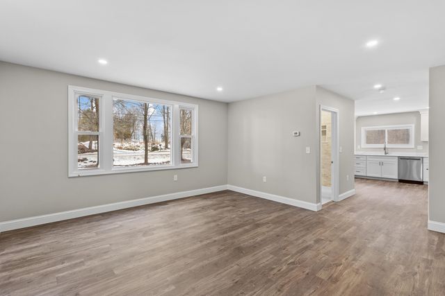 96 Bart Clough Road, Weare, NH 03281