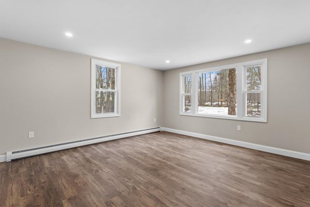 96 Bart Clough Road, Weare, NH 03281