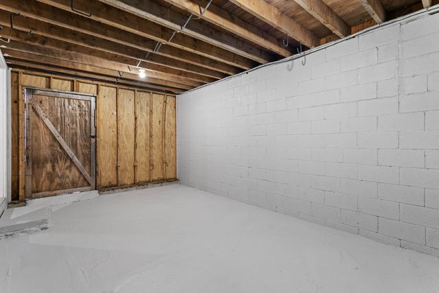 96 Bart Clough Road, Weare, NH 03281