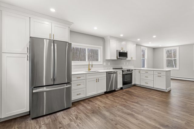 96 Bart Clough Road, Weare, NH 03281