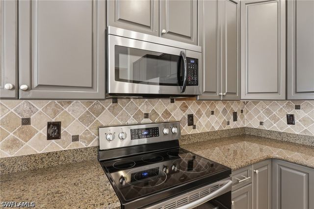 2009 Isla De Palma CIR, Naples, FL 34119